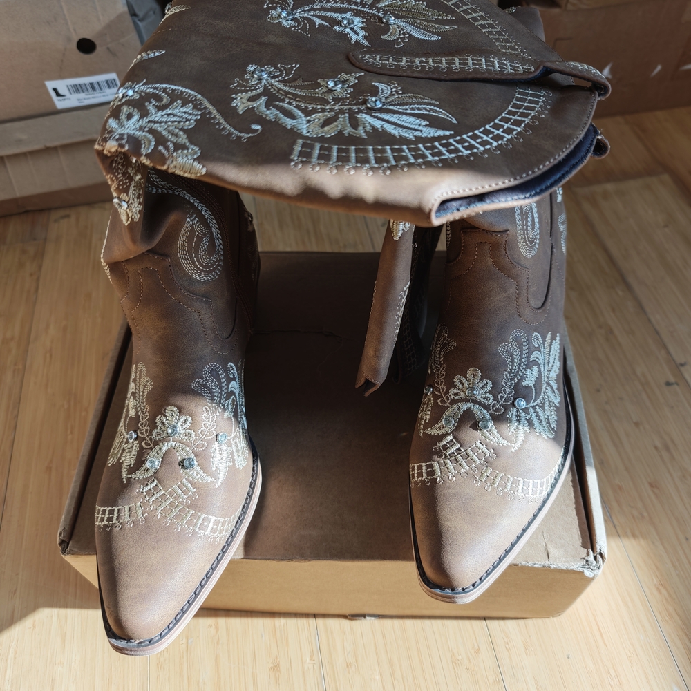 Embroidered Brown Western Boots - image 2